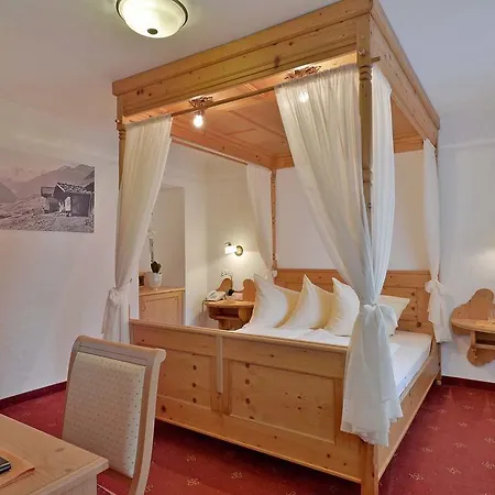 Hotel Glockenstuhl 4*